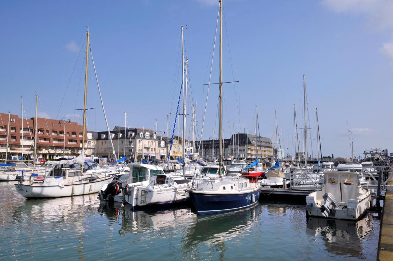 Appartement Vue Mer Et Marina, Loggia - Parking Courseulles-sur-Mer Exterior foto