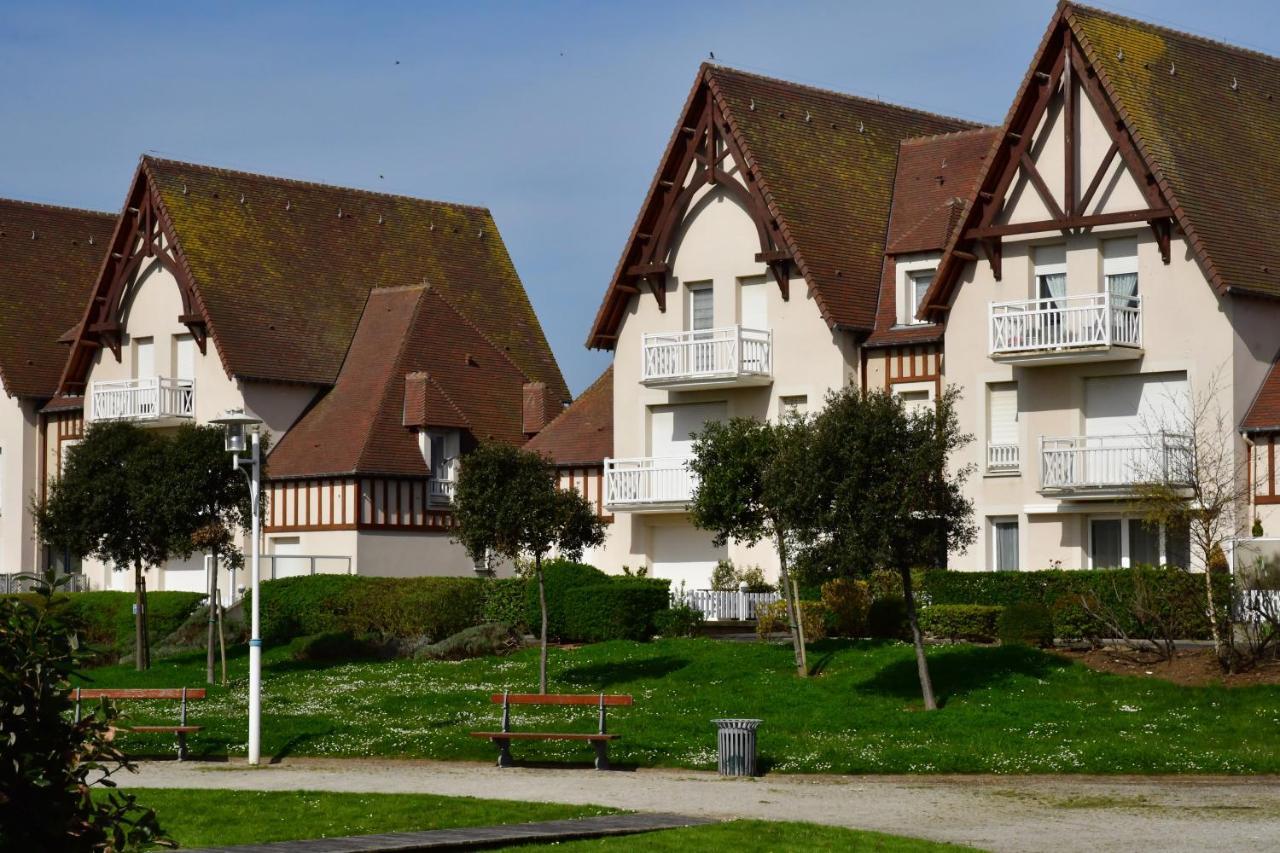 Appartement Vue Mer Et Marina, Loggia - Parking Courseulles-sur-Mer Exterior foto