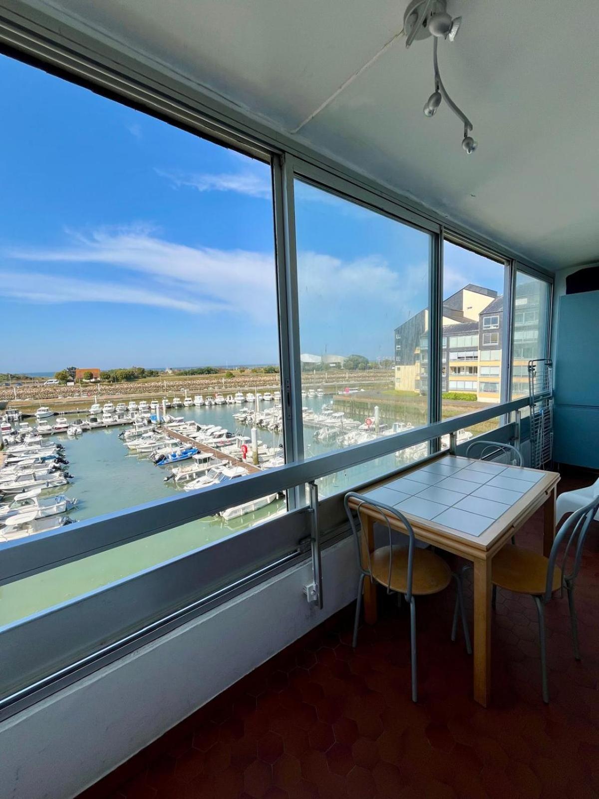 Appartement Vue Mer Et Marina, Loggia - Parking Courseulles-sur-Mer Exterior foto