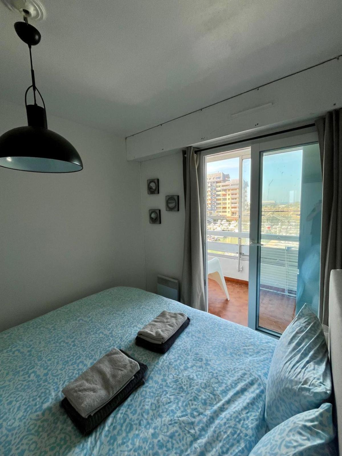 Appartement Vue Mer Et Marina, Loggia - Parking Courseulles-sur-Mer Exterior foto