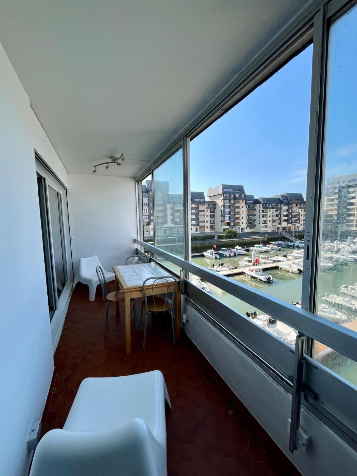 Appartement Vue Mer Et Marina, Loggia - Parking Courseulles-sur-Mer Exterior foto